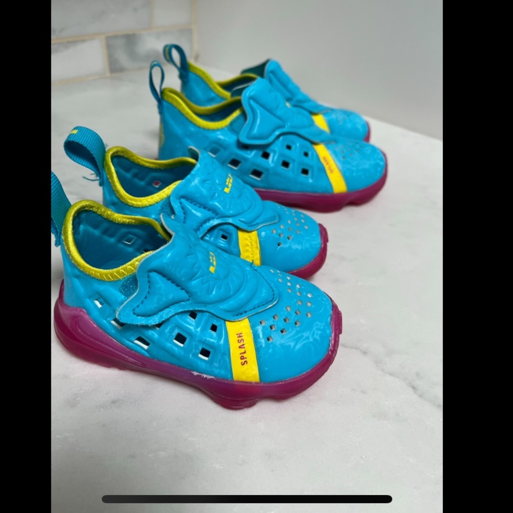 🔥3 Day Price Drop 🔥 2020 Lebron 17 Dunked TD South Beach Toddler size 4 C